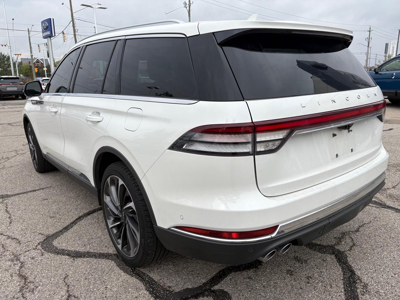 2020 Lincoln Aviator Reserve NO ACCIDENTS!! LOW KMS!! Photo