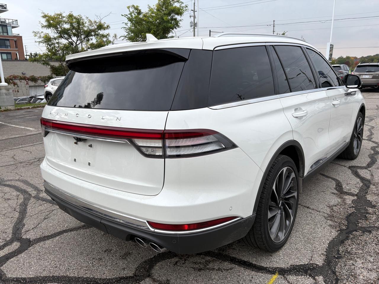 2020 Lincoln Aviator Reserve NO ACCIDENTS!! LOW KMS!! Photo4