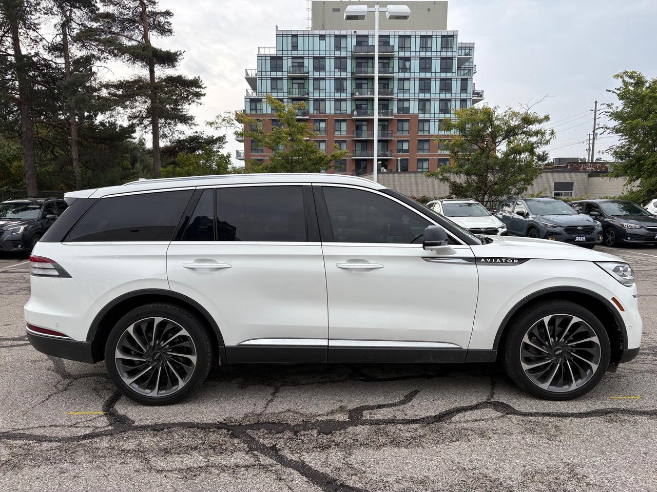 2020 Lincoln Aviator Reserve NO ACCIDENTS!! LOW KMS!! Photo