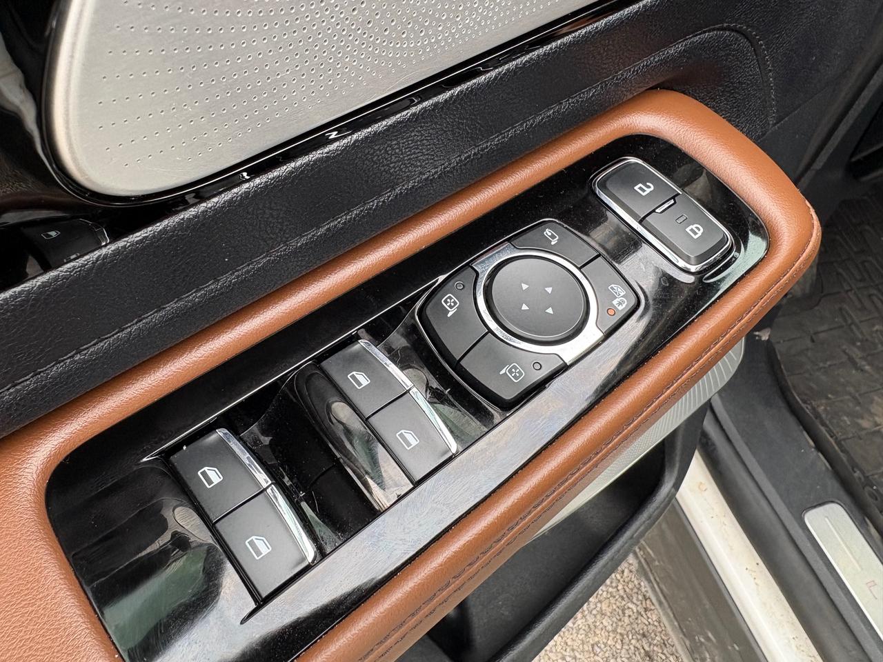 2020 Lincoln Aviator Reserve NO ACCIDENTS!! LOW KMS!! Photo