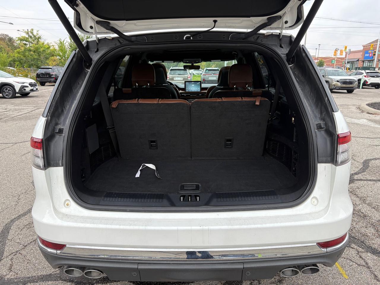 2020 Lincoln Aviator Reserve NO ACCIDENTS!! LOW KMS!! Photo