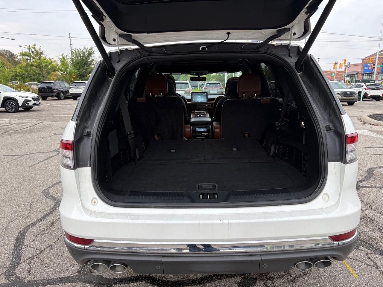 2020 Lincoln Aviator Reserve NO ACCIDENTS!! LOW KMS!! Photo