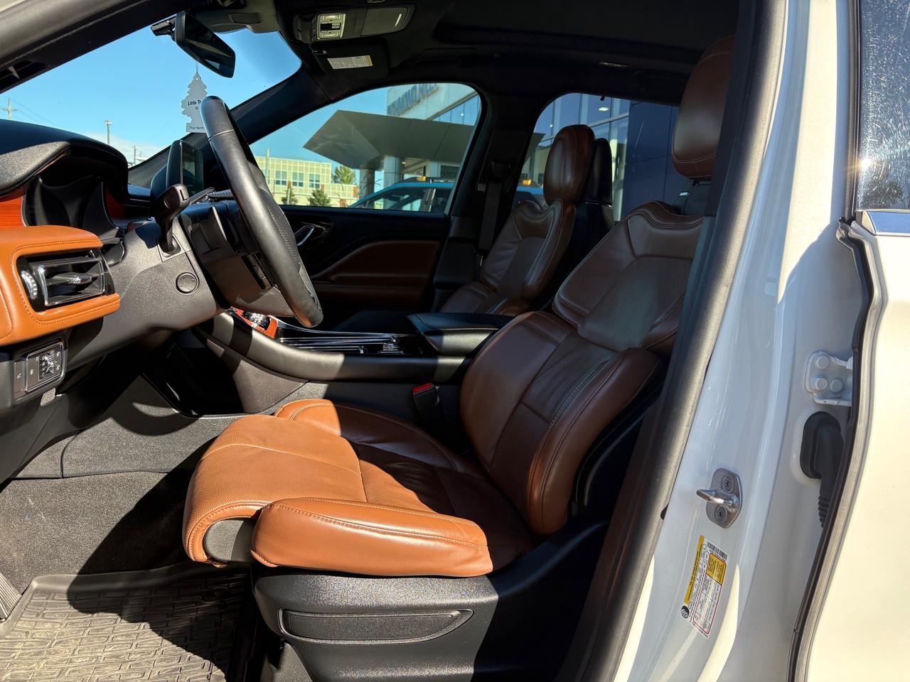 2020 Lincoln Aviator Reserve NO ACCIDENTS!! LOW KMS!! Photo