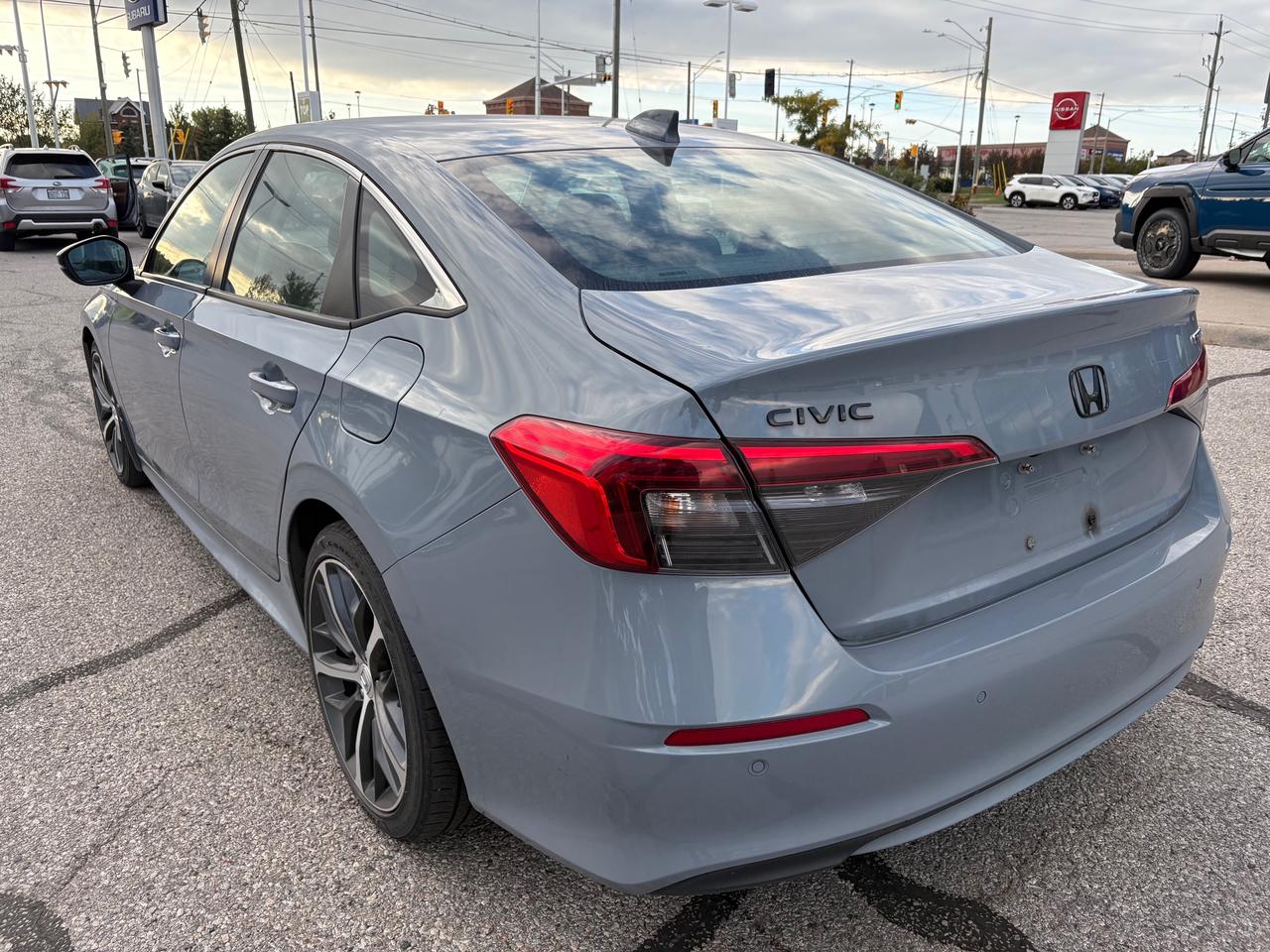 2023 Honda Civic Touring TOURING PACKAGE! Photo3