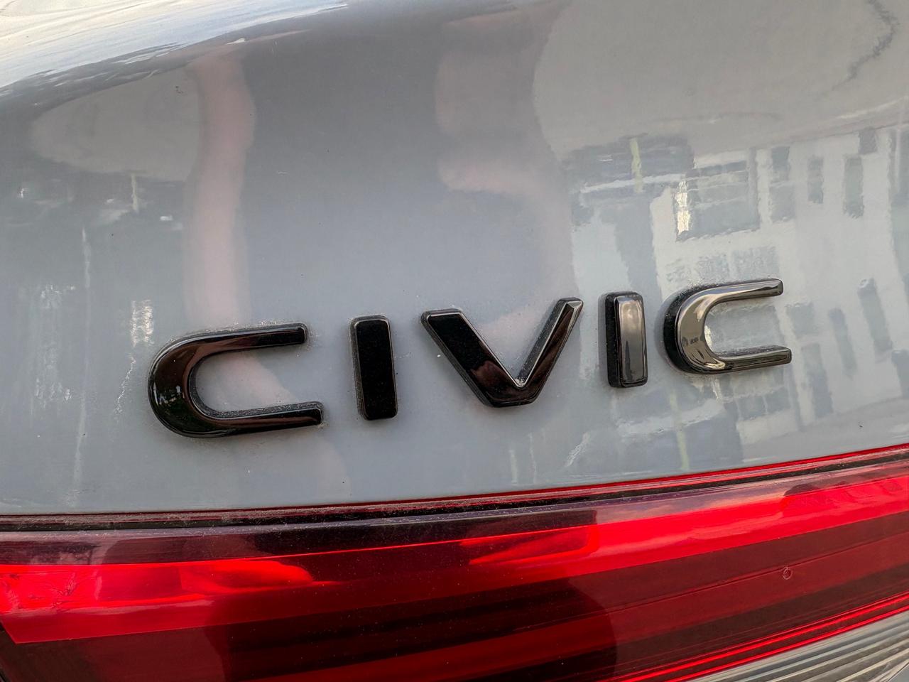 2023 Honda Civic Touring TOURING PACKAGE! Photo