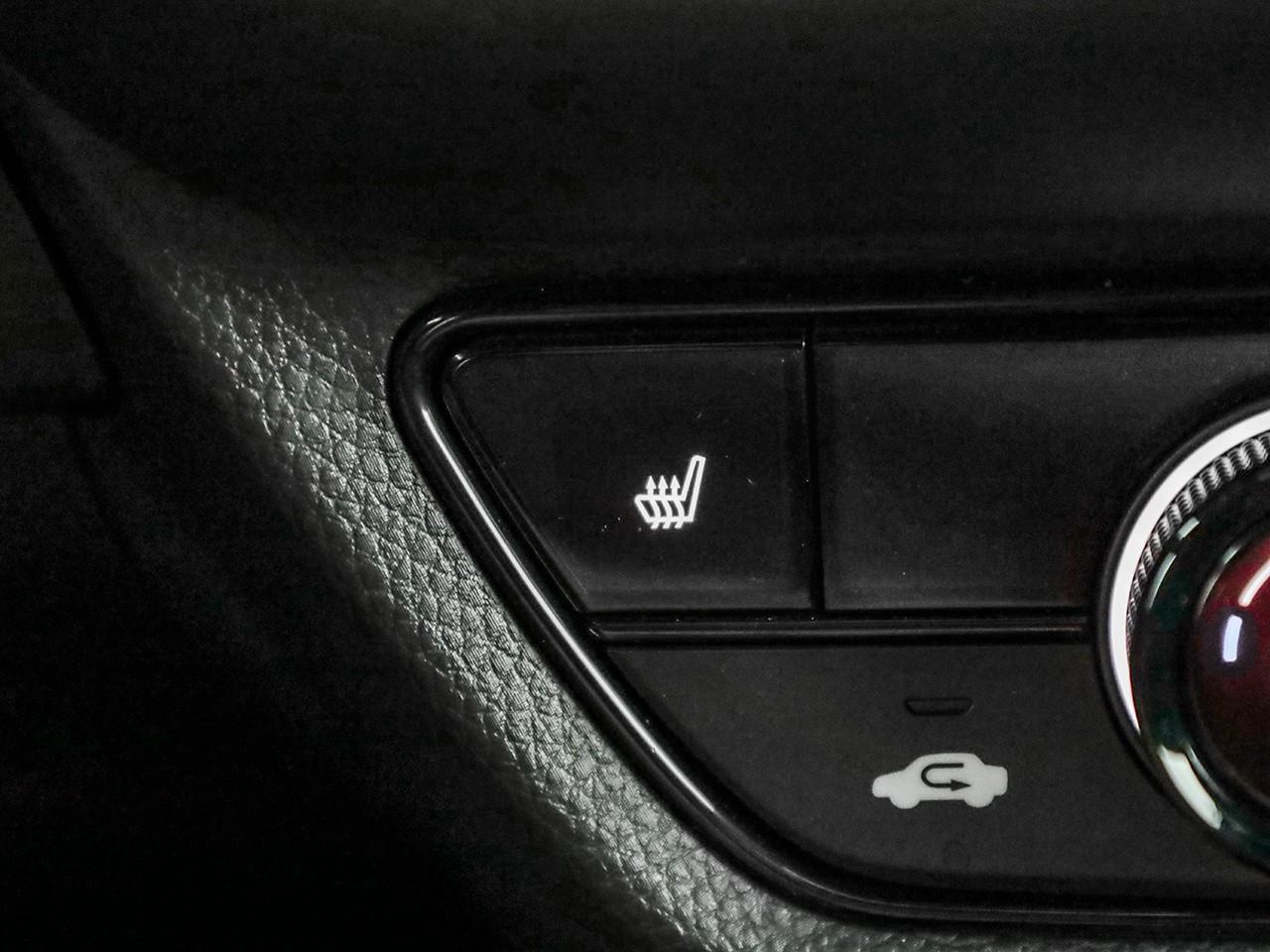 2025 Honda HR-V Sport HEATED SEATS-HEATED STEERING WHEEL-SUNROOF-NO ACCIDENTS- Photo