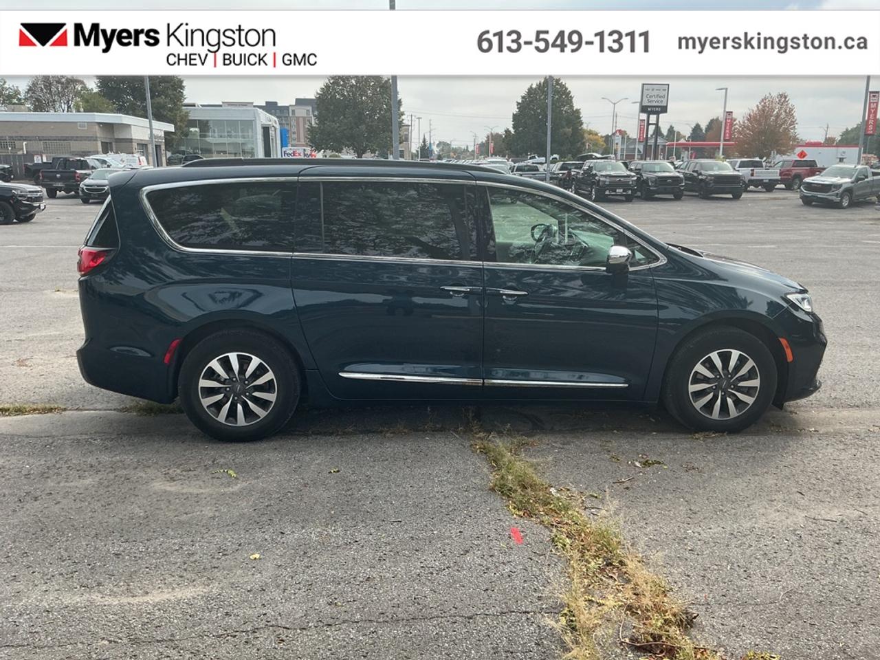 2022 Chrysler Pacifica Hybrid Limited  - Sunroof - $243 B/W Photo