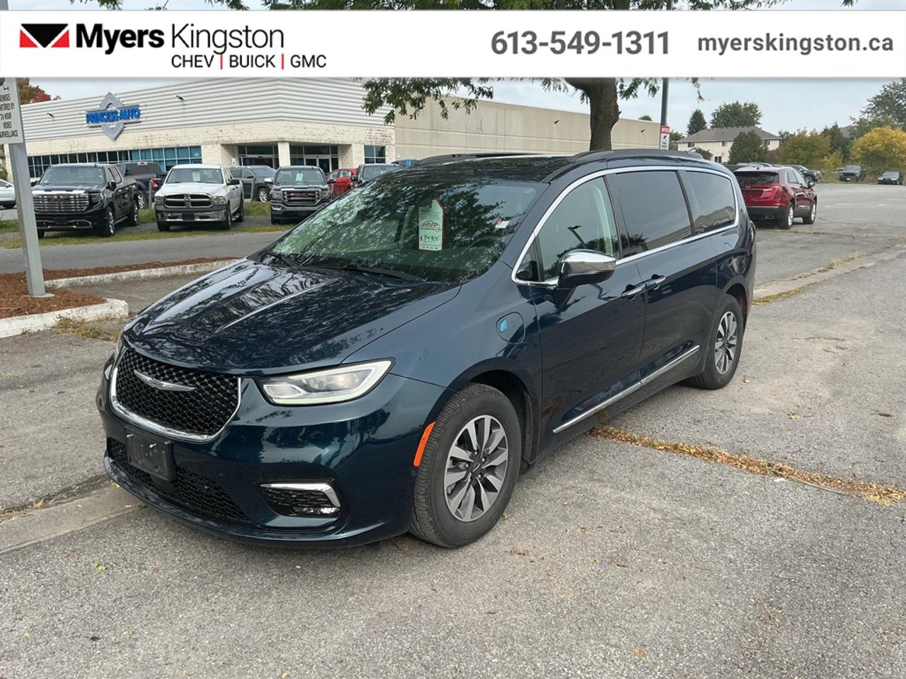 2022 Chrysler Pacifica Hybrid Limited  - Sunroof - $243 B/W Photo