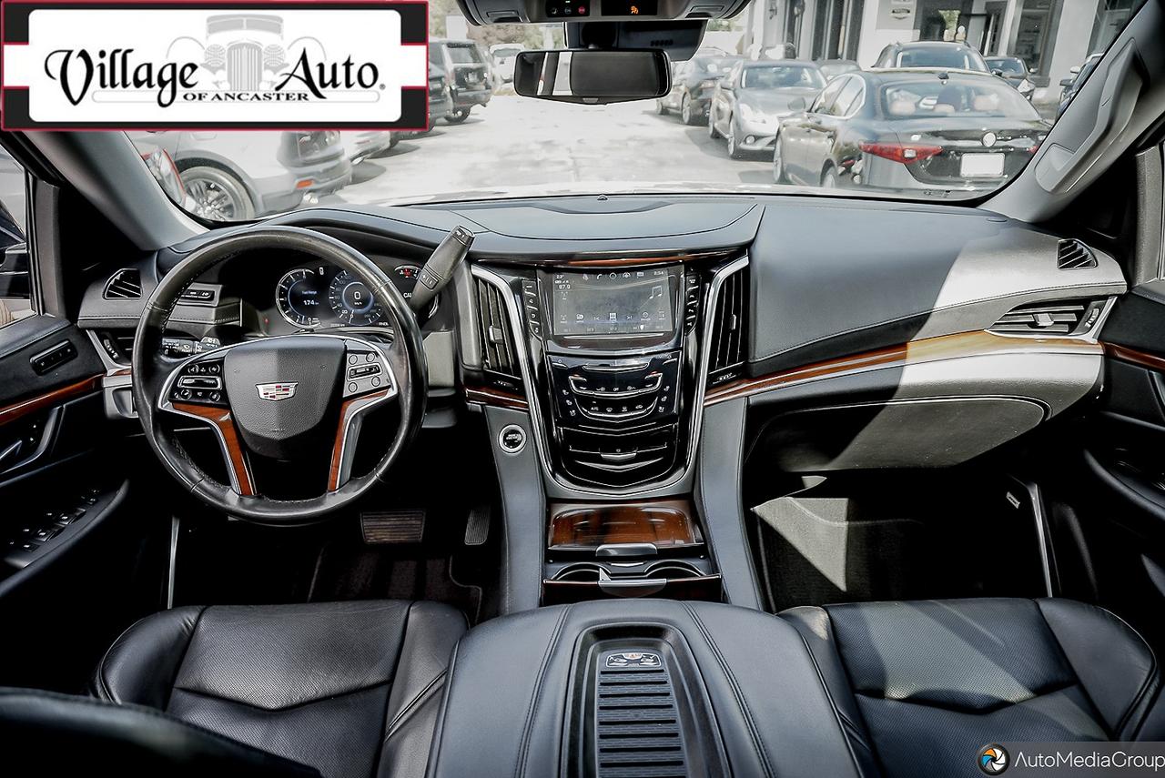 2020 Cadillac Escalade 4WD 4dr Luxury Photo