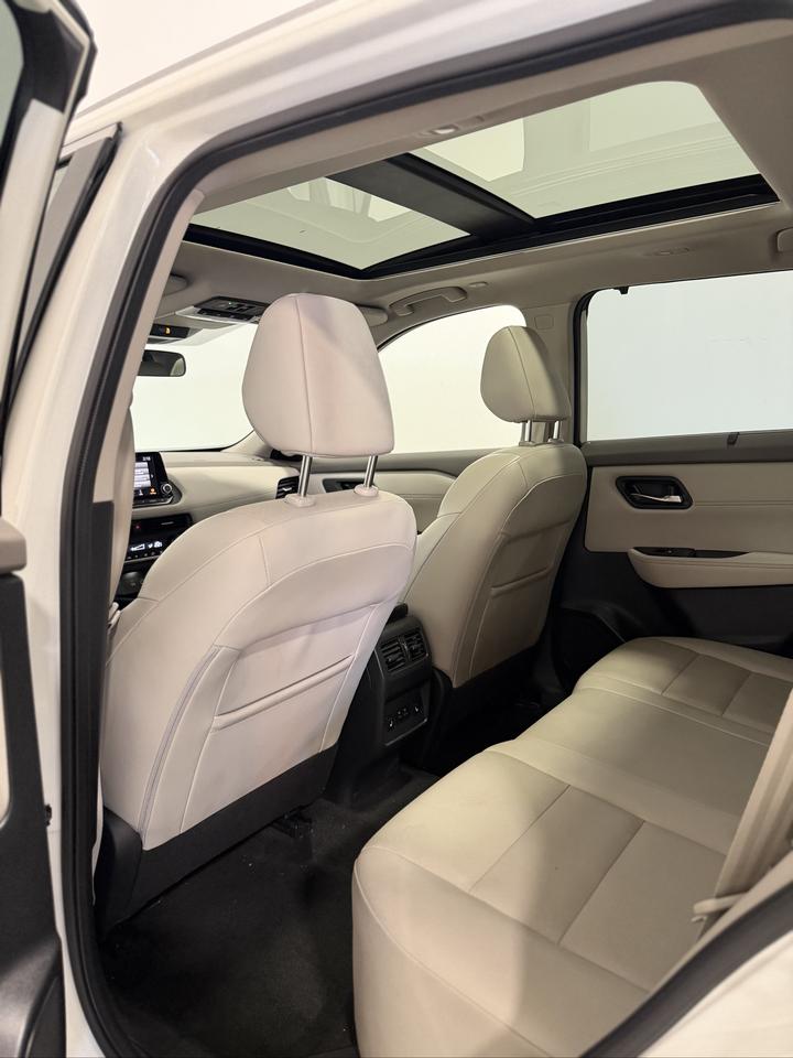 2022 Nissan Rogue SV AWD | PREMIUM PACKAGE | CARPLAY | PANOROOF Photo