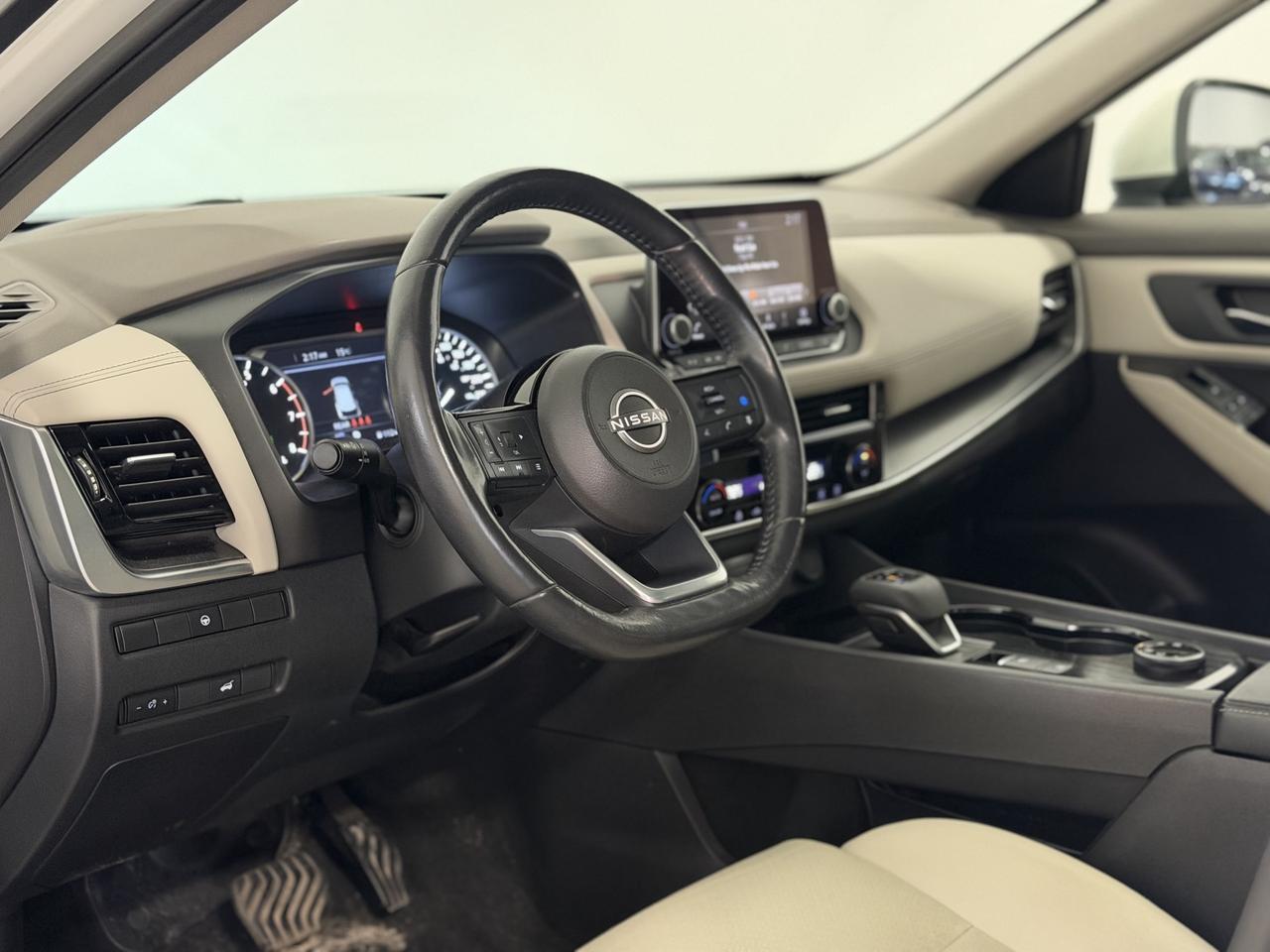 2022 Nissan Rogue SV AWD | PREMIUM PACKAGE | CARPLAY | PANOROOF Photo