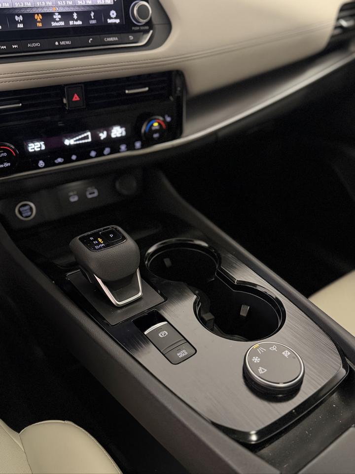 2022 Nissan Rogue SV AWD | PREMIUM PACKAGE | CARPLAY | PANOROOF Photo