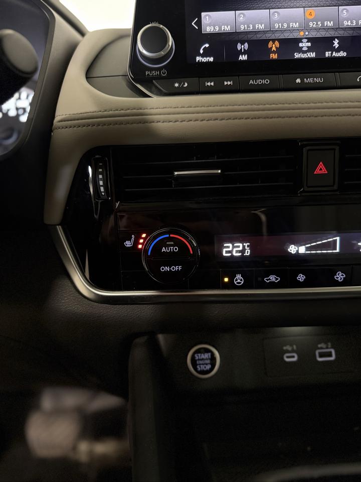 2022 Nissan Rogue SV AWD | PREMIUM PACKAGE | CARPLAY | PANOROOF Photo