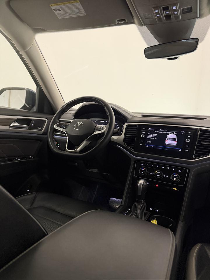 2022 Volkswagen Atlas HIGHLINE | PANOROOF | WIRELESS CARPLAY | 7 SEATER! Photo