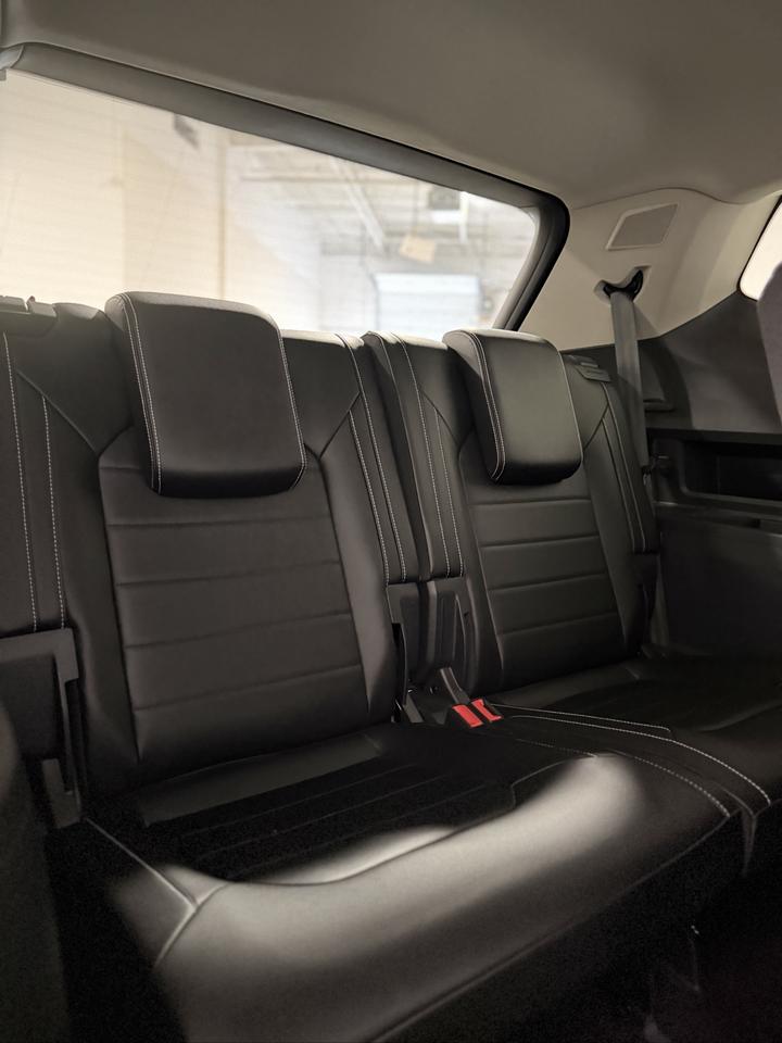 2022 Volkswagen Atlas HIGHLINE | PANOROOF | WIRELESS CARPLAY | 7 SEATER! Photo