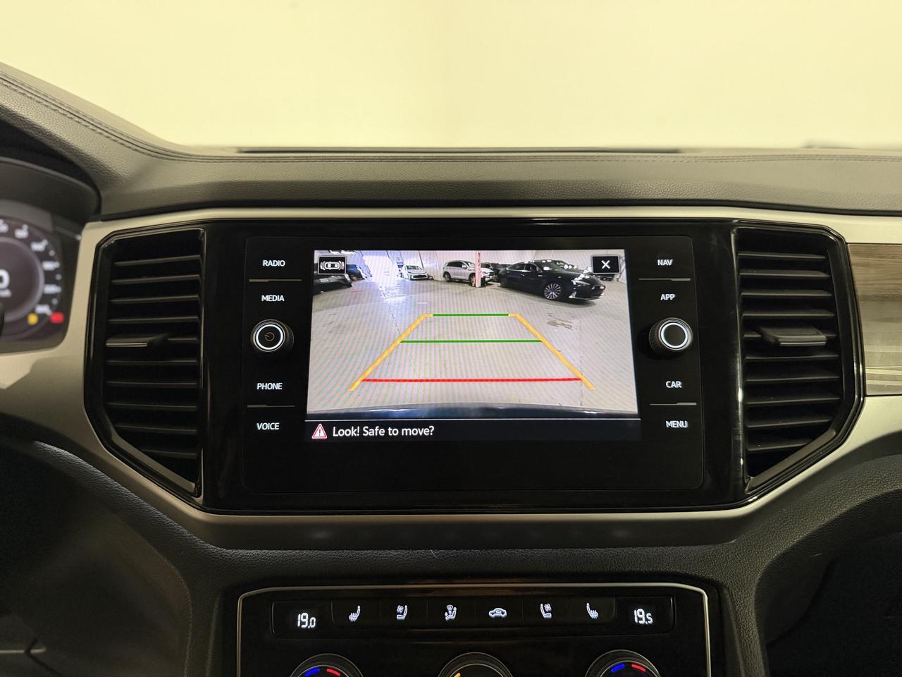 2022 Volkswagen Atlas HIGHLINE | PANOROOF | WIRELESS CARPLAY | 7 SEATER! Photo