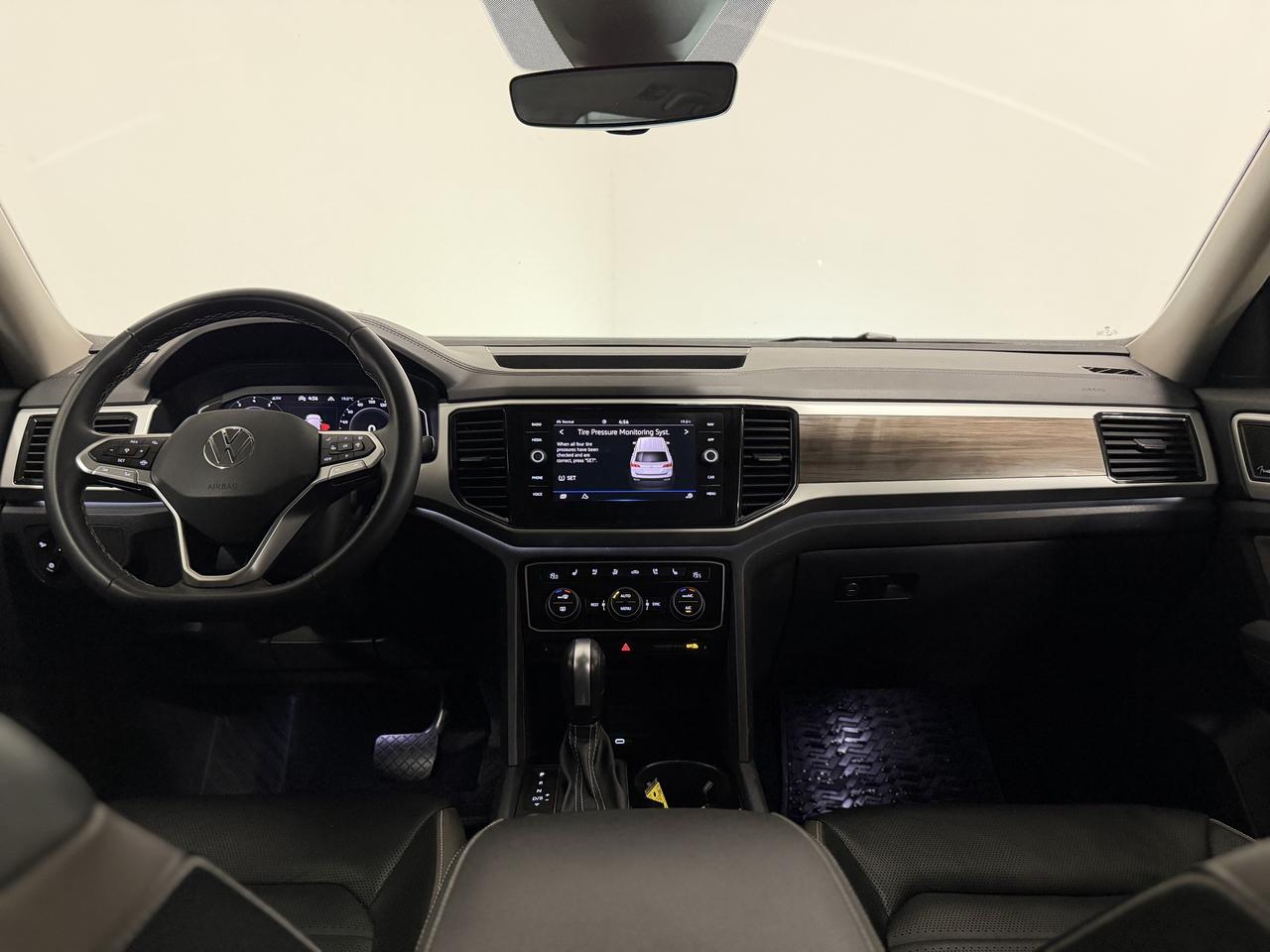 2022 Volkswagen Atlas HIGHLINE | PANOROOF | WIRELESS CARPLAY | 7 SEATER! Photo
