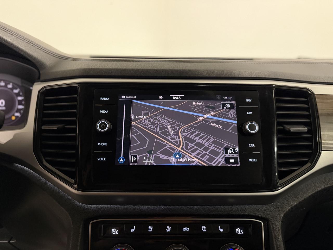2022 Volkswagen Atlas HIGHLINE | PANOROOF | WIRELESS CARPLAY | 7 SEATER! Photo
