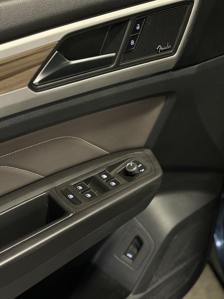 2022 Volkswagen Atlas HIGHLINE | PANOROOF | WIRELESS CARPLAY | 7 SEATER! Photo