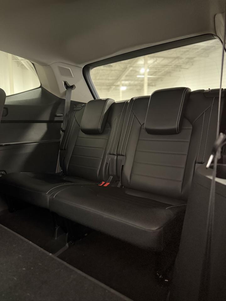 2022 Volkswagen Atlas HIGHLINE | PANOROOF | WIRELESS CARPLAY | 7 SEATER! Photo