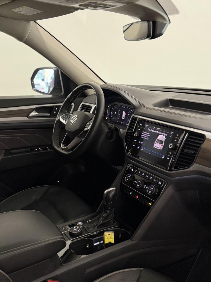 2022 Volkswagen Atlas HIGHLINE | PANOROOF | WIRELESS CARPLAY | 7 SEATER! Photo