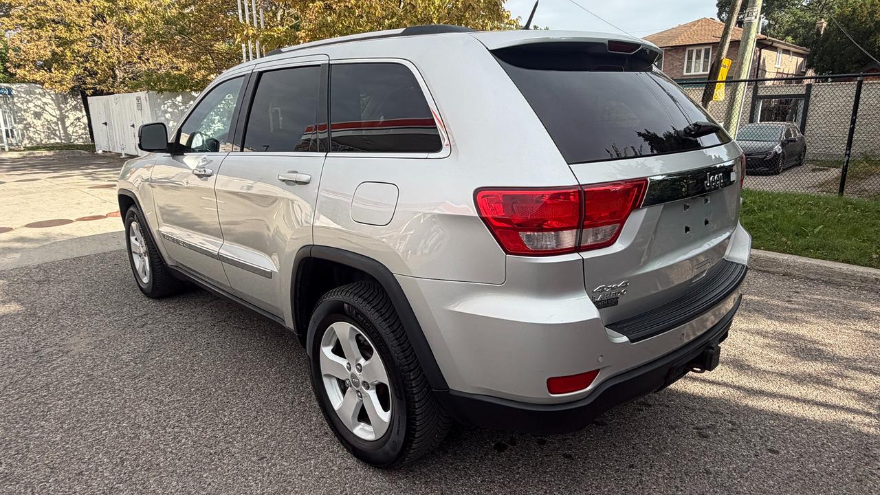 2011 Jeep Grand Cherokee Laredo Photo