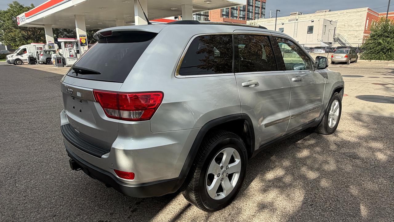 2011 Jeep Grand Cherokee Laredo Photo