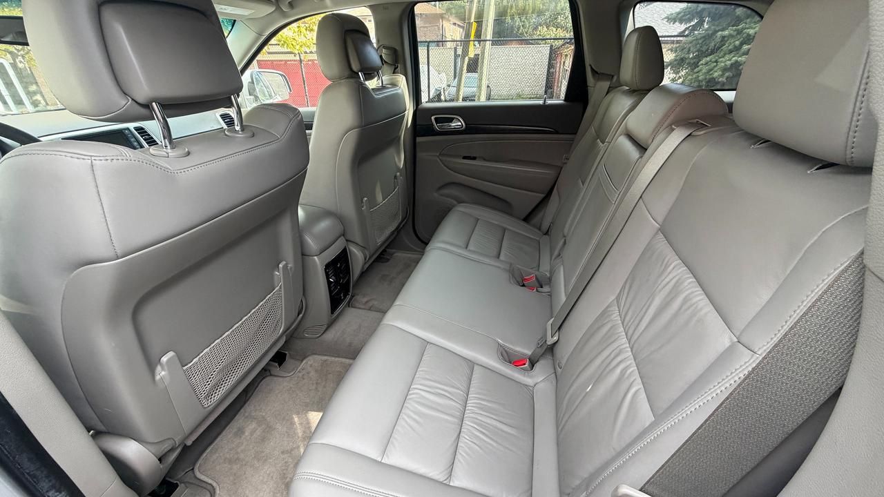2011 Jeep Grand Cherokee Laredo Photo