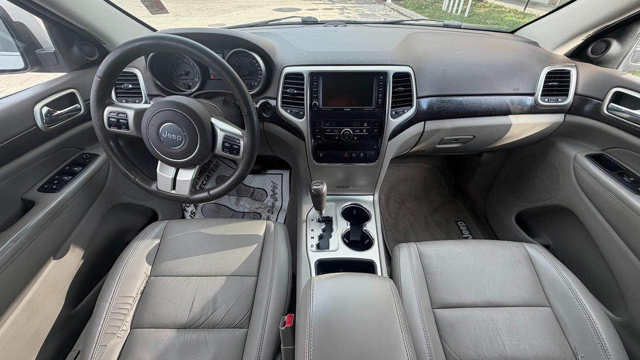 2011 Jeep Grand Cherokee Laredo Photo