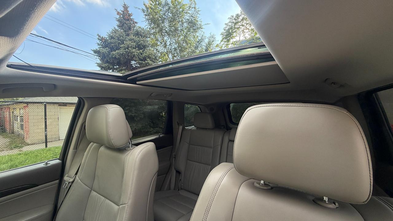 2011 Jeep Grand Cherokee Laredo Photo