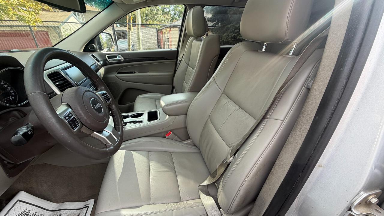 2011 Jeep Grand Cherokee Laredo Photo