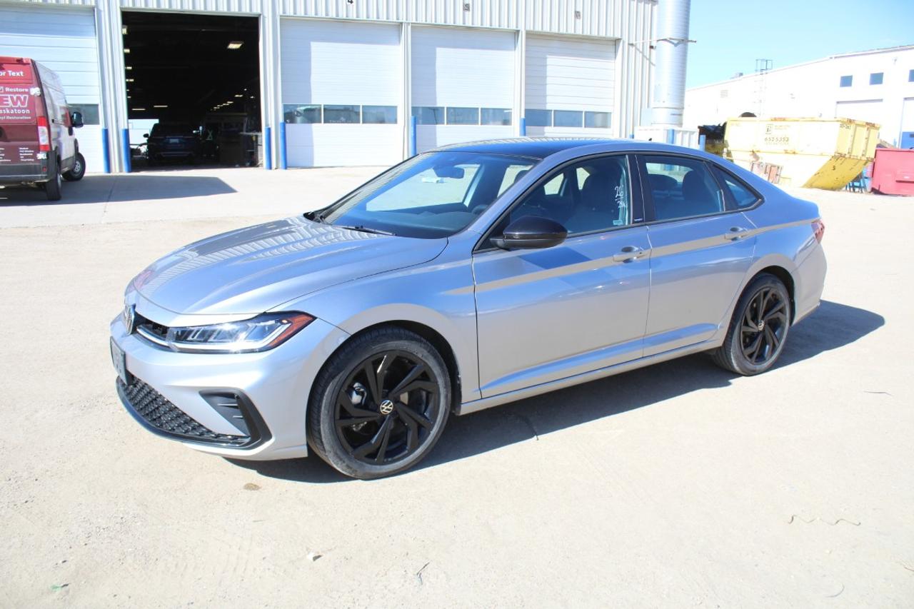 2026 Volkswagen Jetta Comfortline Sport w/Htd L.wrap, S/R, BUC - Photo #1