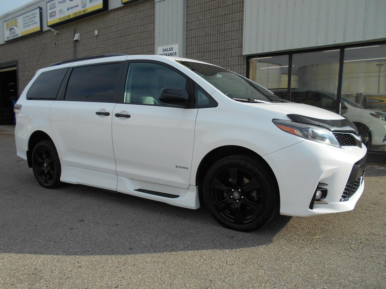 2019 Toyota Sienna SE-Wheelchair Accessible Side Entry- Manual Photo5