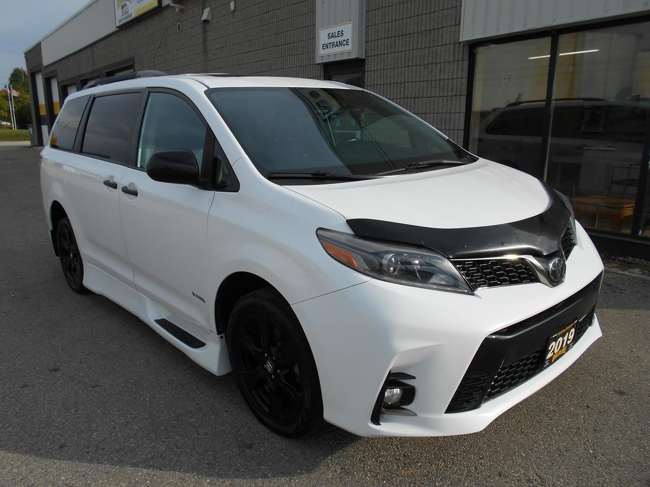 2019 Toyota Sienna SE-Wheelchair Accessible Side Entry- Manual Photo