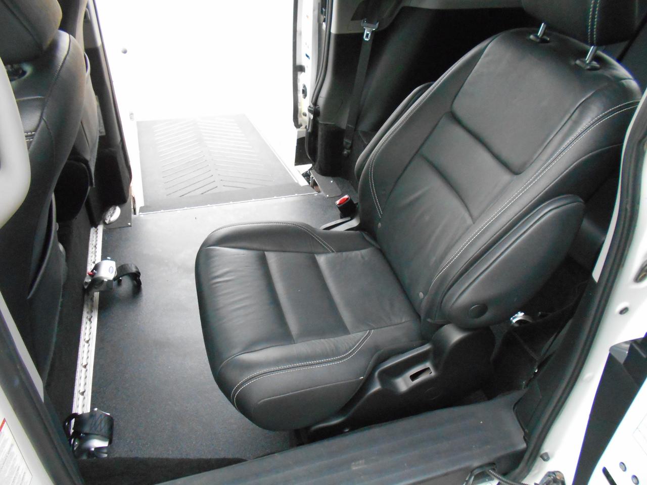 2019 Toyota Sienna SE-Wheelchair Accessible Side Entry- Manual Photo
