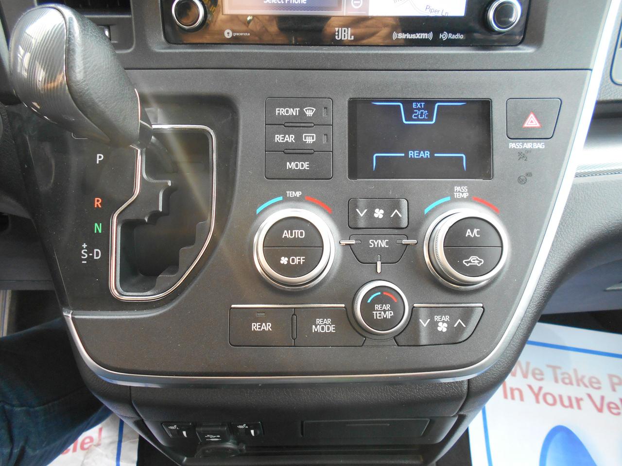 2019 Toyota Sienna SE-Wheelchair Accessible Side Entry- Manual Photo