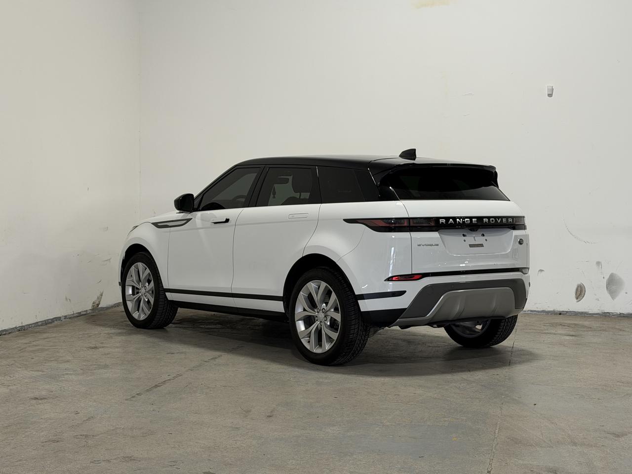 2023 Land Rover Range Rover Evoque P250 S Photo