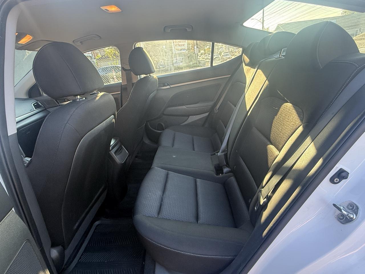 2017 Hyundai Elantra GL Photo