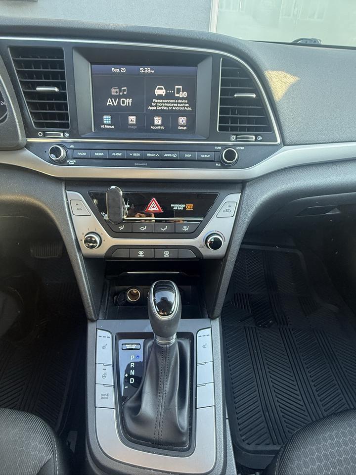 2017 Hyundai Elantra GL Photo