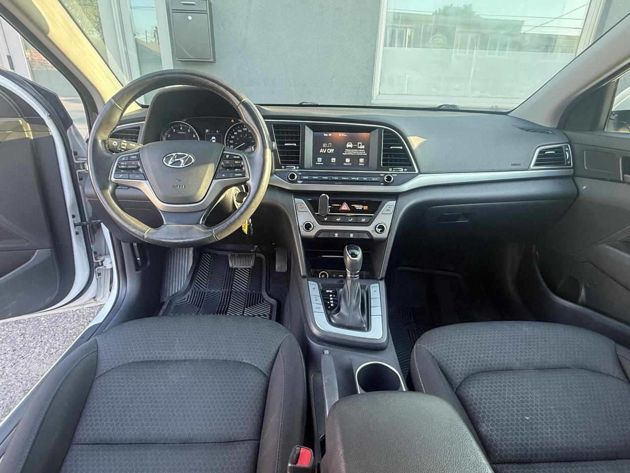 2017 Hyundai Elantra GL Photo