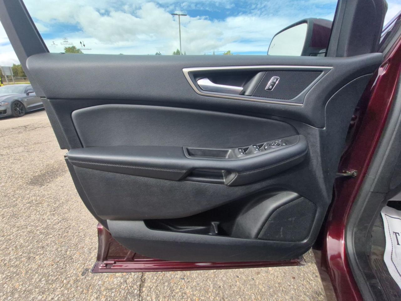 2022 Ford Edge SEL, AWD, LOCAL VEHICLE, 201A PACKAGE, REAR CAMERA Photo