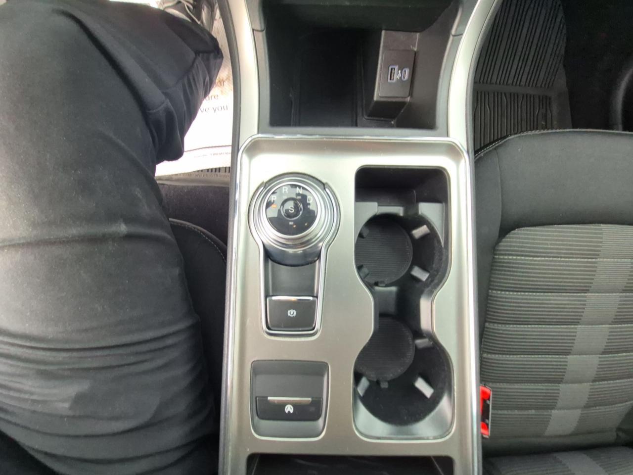 2022 Ford Edge SEL, AWD, LOCAL VEHICLE, 201A PACKAGE, REAR CAMERA Photo