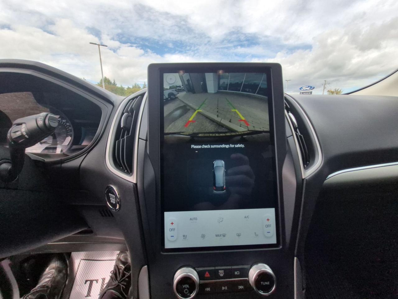 2022 Ford Edge SEL, AWD, LOCAL VEHICLE, 201A PACKAGE, REAR CAMERA Photo