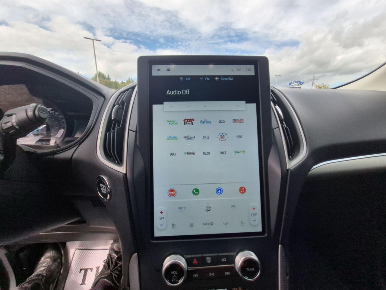 2022 Ford Edge SEL, AWD, LOCAL VEHICLE, 201A PACKAGE, REAR CAMERA Photo