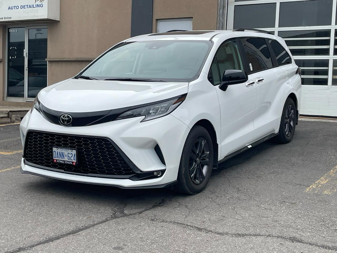 2026 Toyota Sienna LE| CLEAN CARFAX| NO CLAIMS | - Photo #1