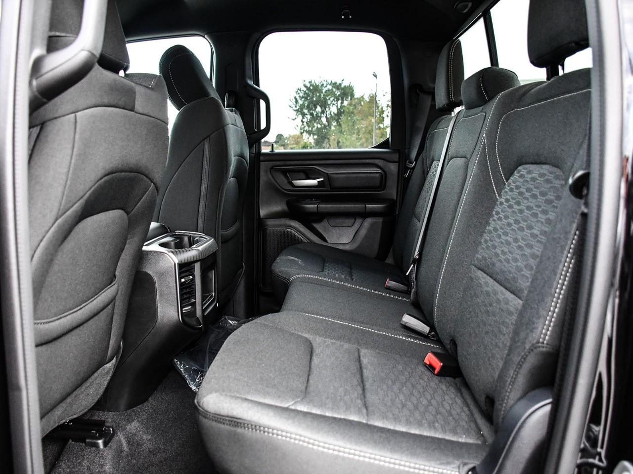 2027 RAM 1500 Express 4x4 Quad Cab 6'4" Box Photo