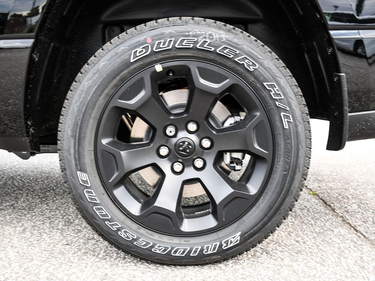 2027 RAM 1500 Express 4x4 Quad Cab 6'4" Box Photo