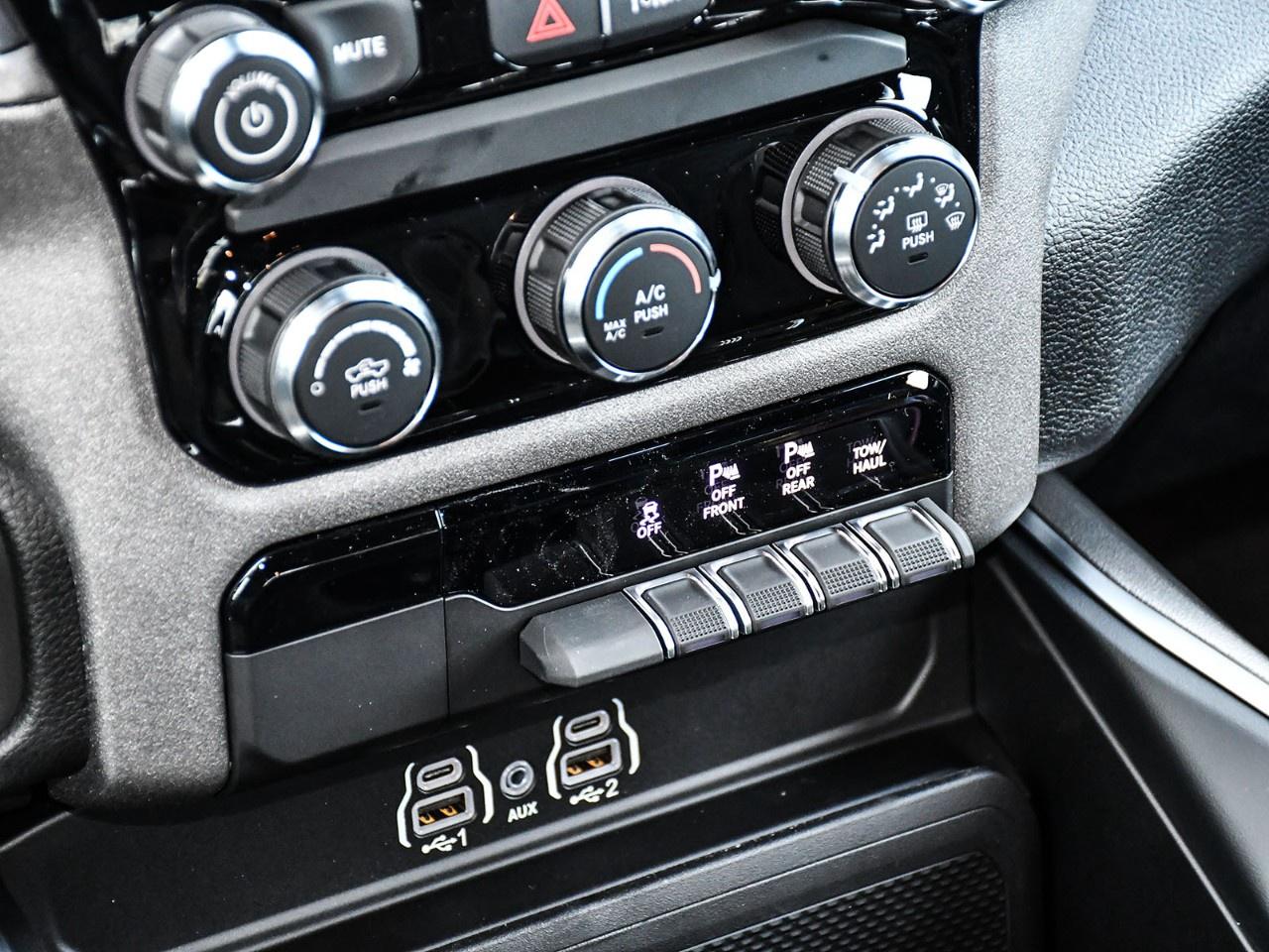 2027 RAM 1500 Express 4x4 Quad Cab 6'4" Box Photo