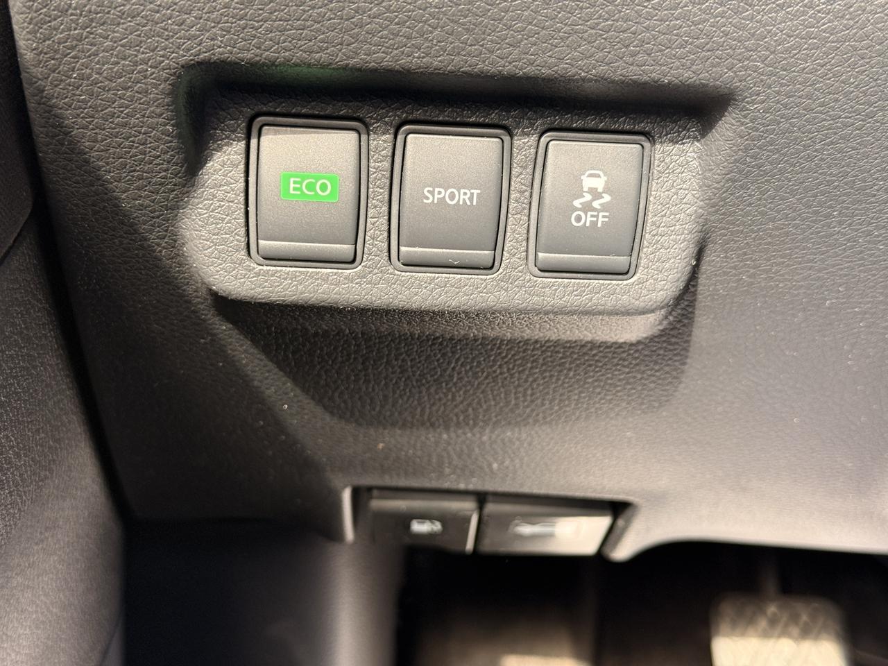2016 Nissan Sentra 4DR SDN MAN SV Photo
