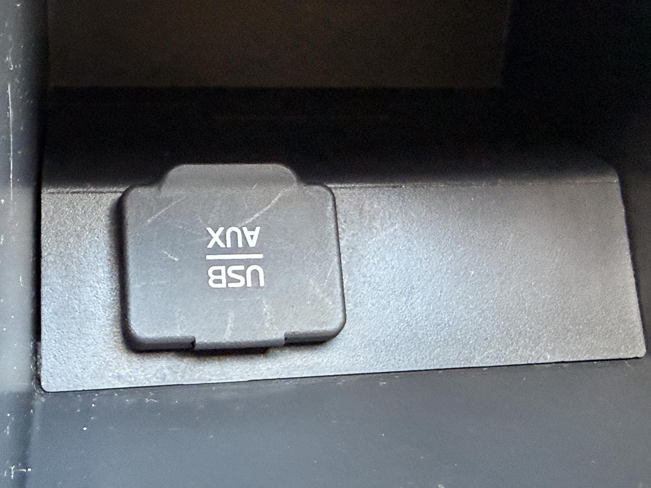 2016 Nissan Sentra 4DR SDN MAN SV Photo